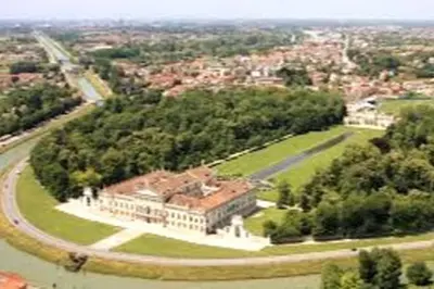 Vista aerea di Villa Giuliana