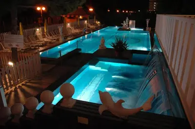 Piscina di Hotel Carlton o nelle vicinanze