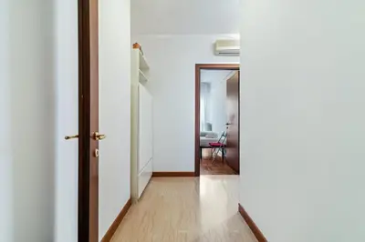 Planimetria di GuestHost - San Antonio Garden Flat with Terrace