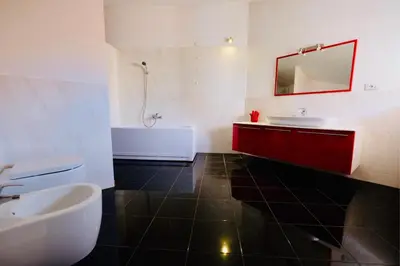 Bagno di Villa Daniela con piscina - Carraro Immobiliare - Family Apartments