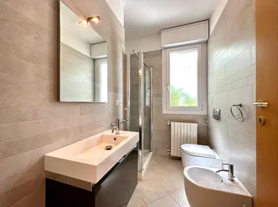Bagno di Villa Daniela con piscina - Carraro Immobiliare - Family Apartments