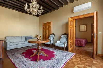 Area soggiorno di Giglio Suite 2476