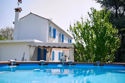 Piscina di Cà del Mar rustico a Jesolo con giardino e piscina privati ad uso esclusivo # o nelle vicinanze