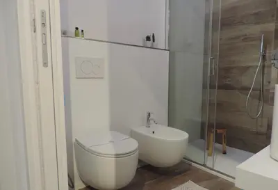 Bagno di Al Sagraeto White apartment