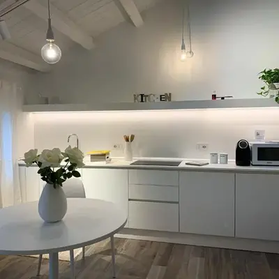 Al Sagraeto White apartment