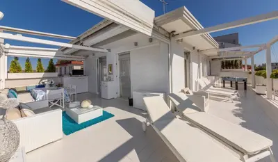 Balcone o terrazza di Dominique - Carraro Immobiliare - Family Apartments