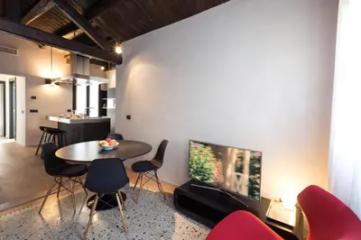 TV o dispositivi per l'intrattenimento presso Luxury Modern Design Home, Campo dei Mori wifi