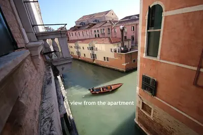 Vista sul fiume nelle vicinanze dell'appartamento
