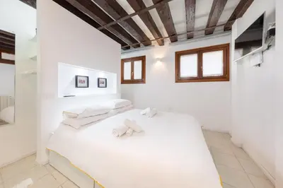 Letto o letti in una camera di Venice Venezia ,GHETTO,BIENNALE, Campo Maddalena