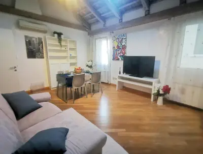 TV o dispositivi per l'intrattenimento presso Romantic Sky Apartment