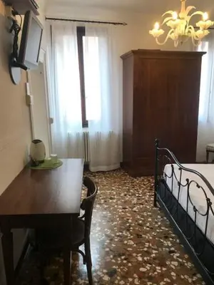 Planimetria di B&B Al Teatro with canal view