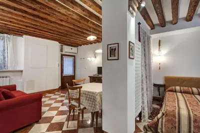 Area soggiorno di Nice Venice Apartments in San Marco