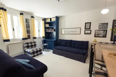 Area soggiorno di BlueYellow home in Cannaregio Air conditioning WiFi