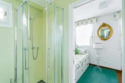 Bagno di Due Leoni Terrace In St Mark's Square