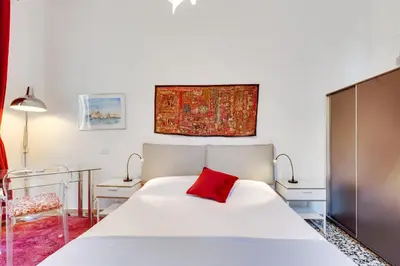 Letto o letti in una camera di Accogliente appartamento a Dorsoduro con GIARDINO!