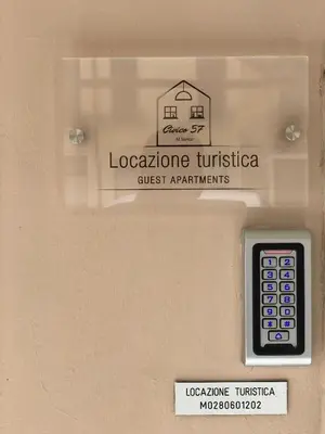 Certificato, attestato, insegna o altro documento esposto da CIVICO 57 Al Santo - PADOVA