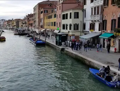 Vista sul fiume nelle vicinanze dell'appartamento