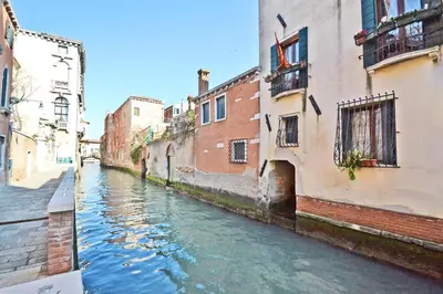 Vista sul fiume nelle vicinanze dell'appartamento