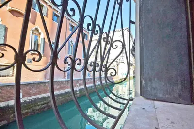 Balcone o terrazza di San Barnaba on the Canal