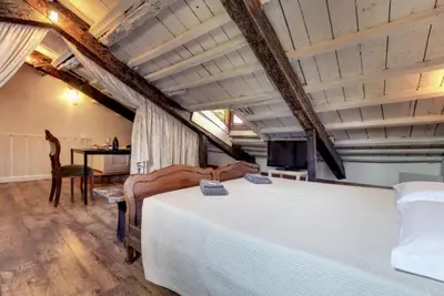 Letto o letti in una camera di Venice traditional home with terrace