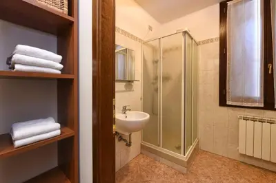 Bagno di Leoncini with a wonderful canal view