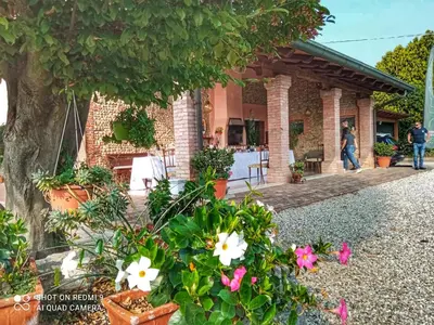 Giardino di Villa Stefania Asolo piscina e biliardo