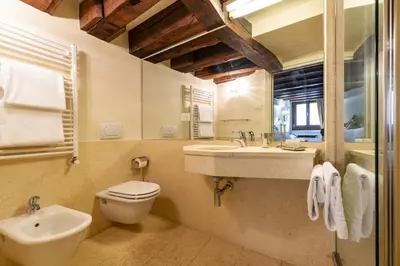 Bagno di Gondola Luxury - Campo Santi Filippo e Giacomo by Wonderful Italy