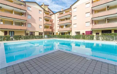 Piscina di Acquamarina 8 o nelle vicinanze