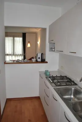 Cucina o angolo cottura di OTB Italia 1 - Luminoso appartamento tra Venezia e Treviso con Terrazza e Posto auto Coperto