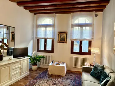Area soggiorno di SANTA CATERINA: charming apartment TREVISO