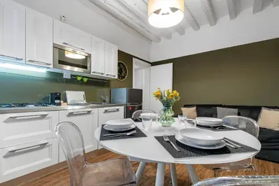 Cucina o angolo cottura di Ca' d'Oro Cozy Suite by Wonderful Italy