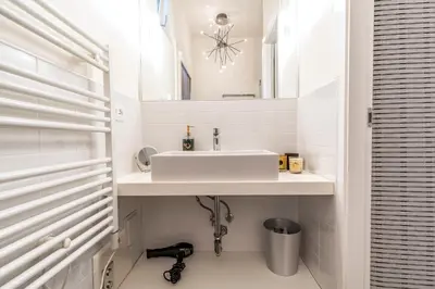 Bagno di SNUG APARTMENT WITH PRIVATE COURTYARD M0270422677