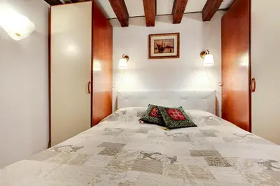 Letto o letti in una camera di Leo APARTMENT LOC-03081