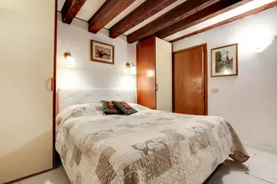 Letto o letti in una camera di Leo APARTMENT LOC-03081