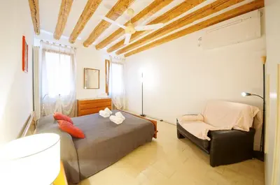 Letto o letti in una camera di DolceVita Apartments N 489 San Marco
