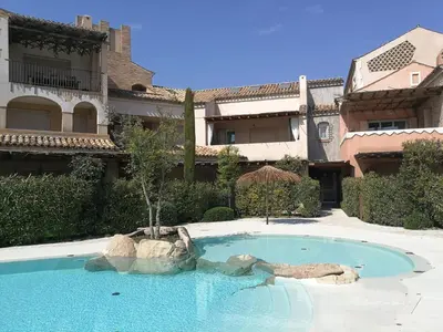 Piscina di APPARTAMENTO VILLAGGIO CASCINA - JESOLO o nelle vicinanze