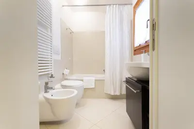 Bagno di GuestHost - Castello Appartamento con vista sul Canale x6