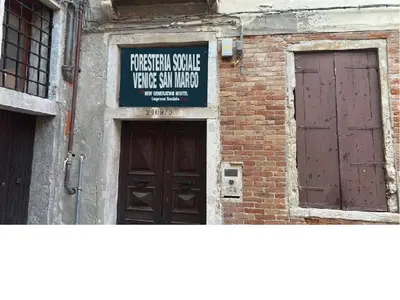 Certificato, attestato, insegna o altro documento esposto da FORESTERIA SOCIALE VENICE SAN MARCO by NEW GENERATION HOSTEL