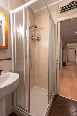 Bagno di Venice Lance with Lift, 2 minutes walk from the train station