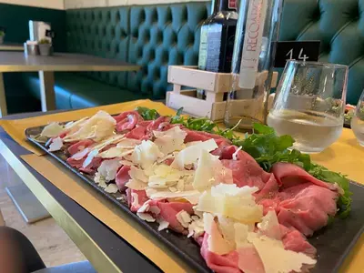 Cibo presso la locanda o nelle vicinanze