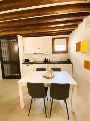 Cucina o angolo cottura di Isa Lovely Home in Venice