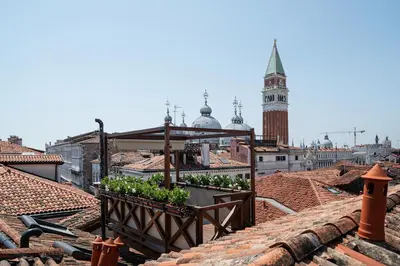 Vista generica su Venezia o vista sulla città dall'interno dell'hotel