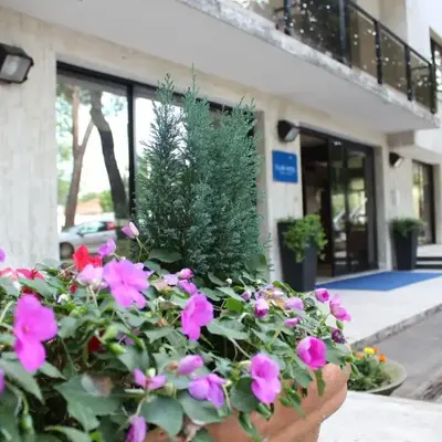 Club Hotel
