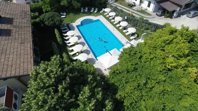Piscina di Borgo Cà dei Sospiri o nelle vicinanze