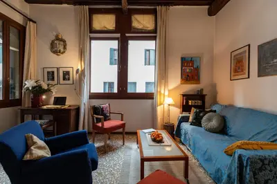 Area soggiorno di Cà Paola Cozy Venice Apartment