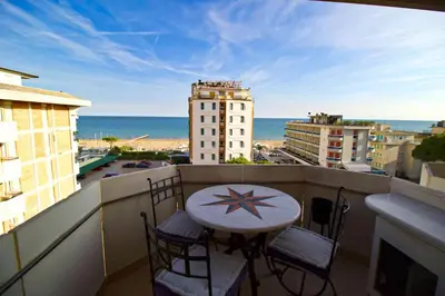 Vista generica sul mare o vista sul mare dall'interno della casa vacanze