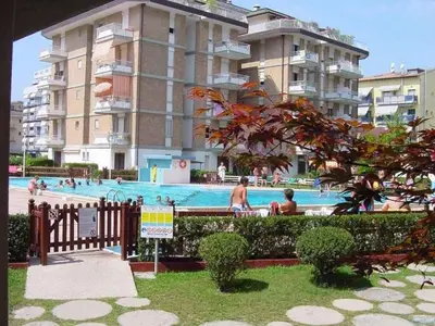 Piscina di Apartment in Lido di Jesolo 41095 o nelle vicinanze