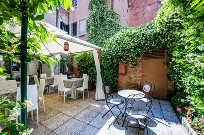 Patio o area all'aperto di Hotel Apostoli Garden