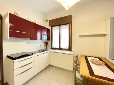 Cucina o angolo cottura di Emily - Carraro Immobiliare - Family Apartments