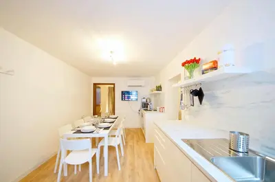 Cucina o angolo cottura di Calle dei Fabbri Apartment Marble